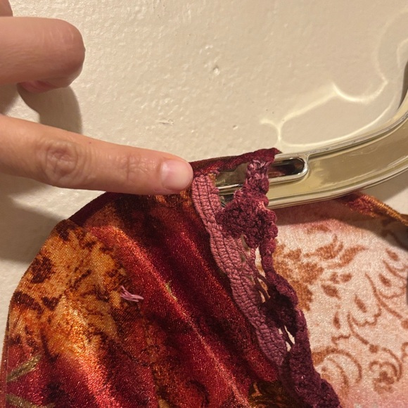 Chic Women's Red and Gold Blouse - Picture 3 of 9